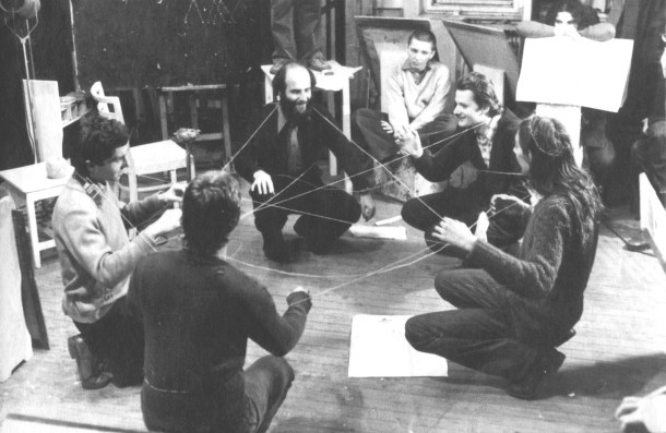 Miklós-Erdély-Dóra-Maurer_Aktiv-Passive-Übungen-im-Rahmen-des-Kurses-Kreativitätsübungen_1976-77_Foto-Tamás-Papp